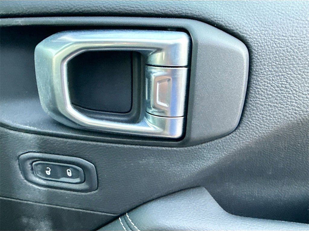 Used 2022 Jeep Wrangler Unlimited Sahara w/ Safety Group image 33