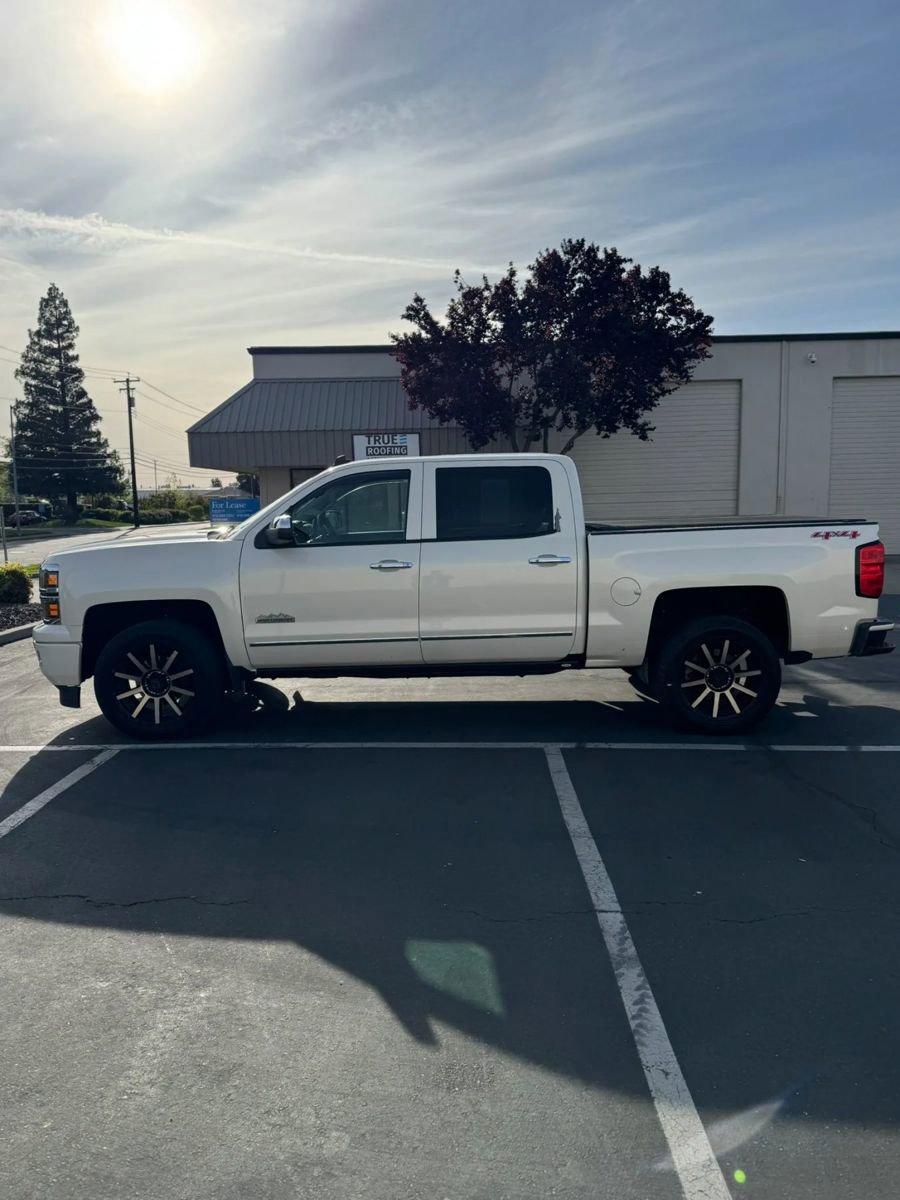 Used 2014 Chevrolet Silverado 1500 High Country image 4