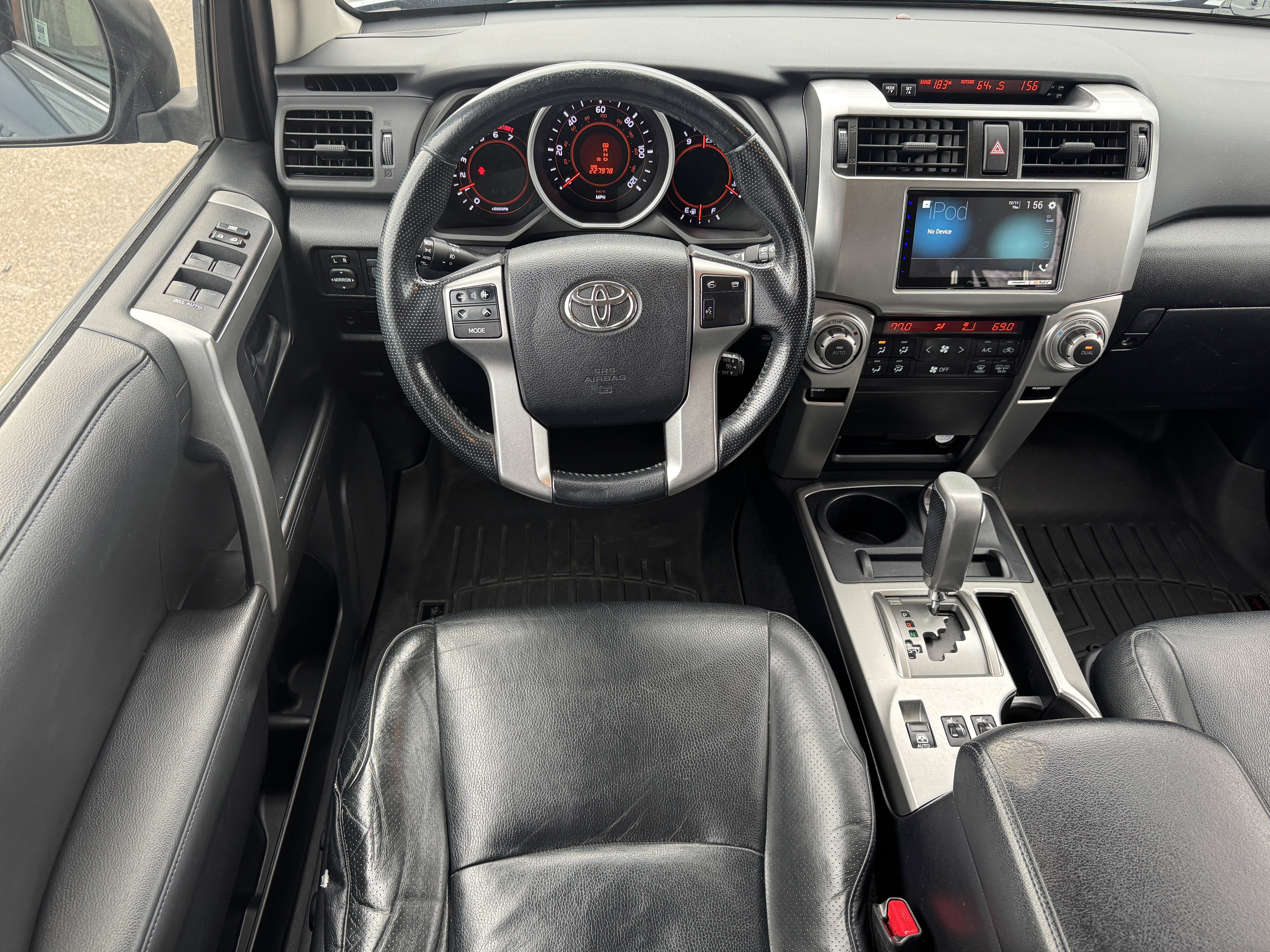 Used 2011 Toyota 4Runner Limited image 16
