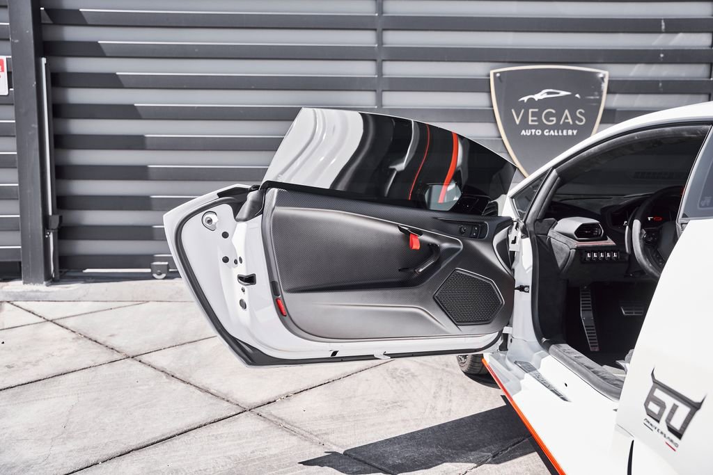 Used 2024 Lamborghini Huracan STO RWD image 37