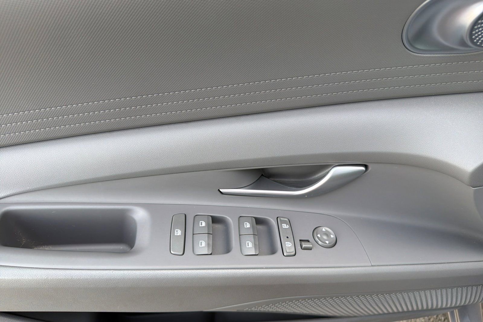 Used 2023 Hyundai Elantra SEL FWD image 13