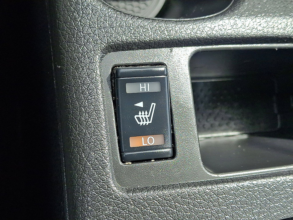 Used 2022 Nissan Rogue Sport SV AWD/4WD image 19