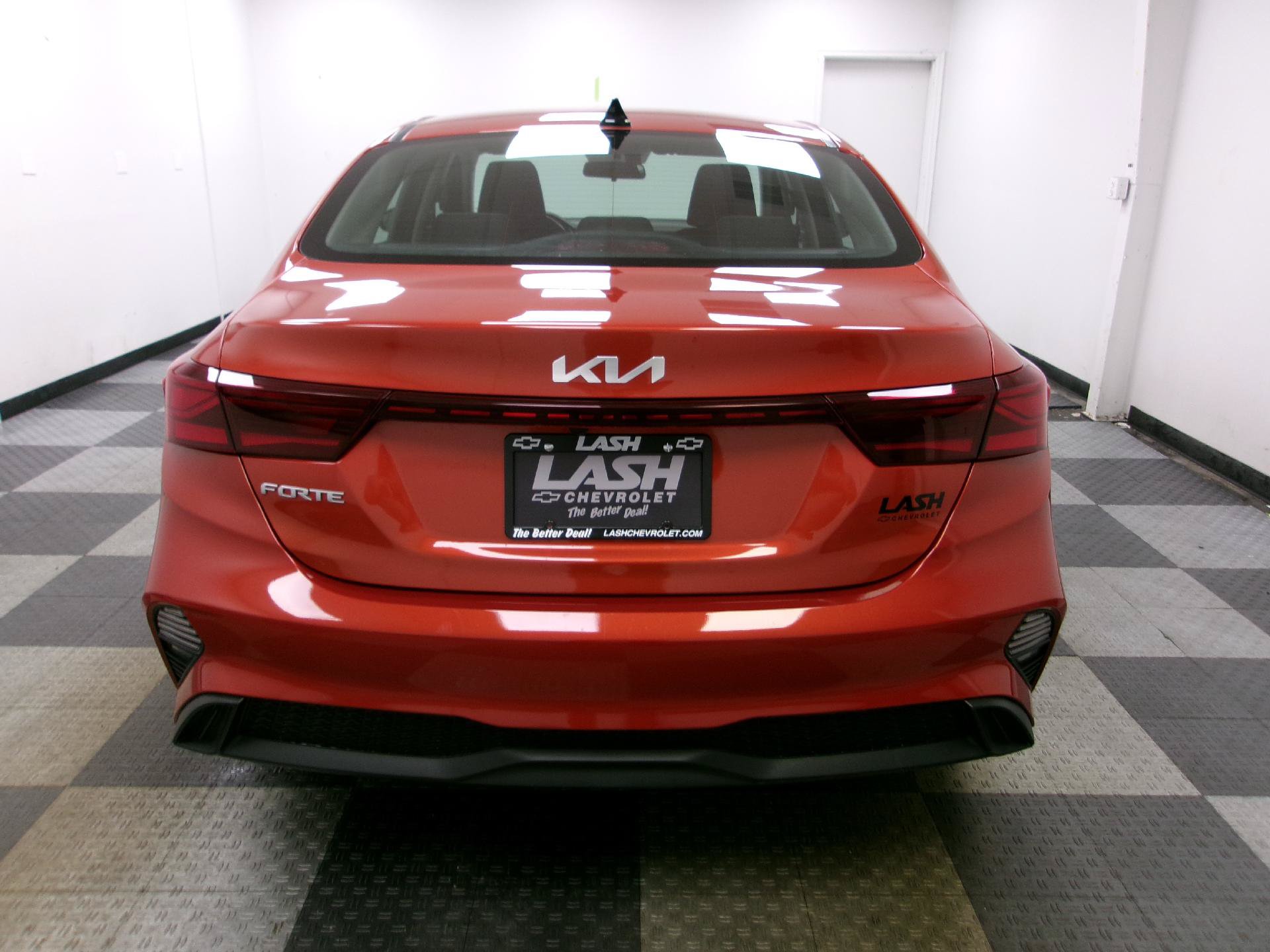 Used 2022 Kia Forte LXS FWD image 9
