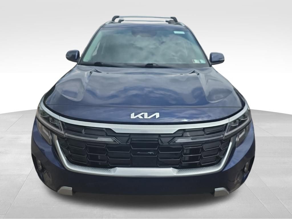 Used 2024 Kia Seltos SX w/ SX Sunroof Package AWD/4WD image 2
