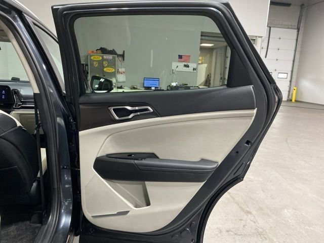 Used 2023 Kia Sportage EX AWD/4WD image 26