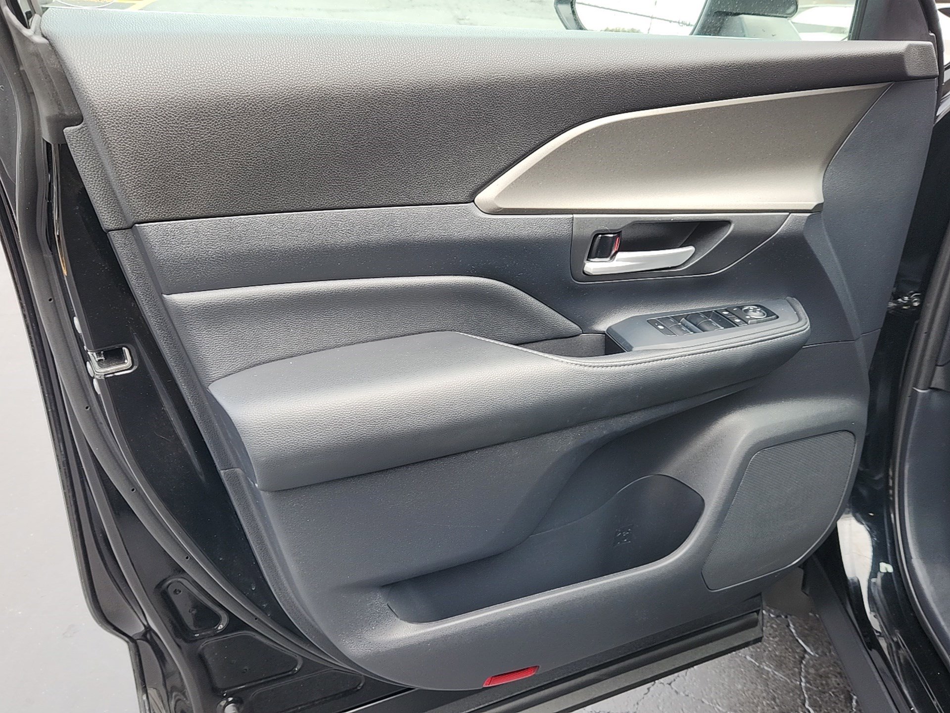 Certified 2025 Toyota Grand Highlander AWD image 10