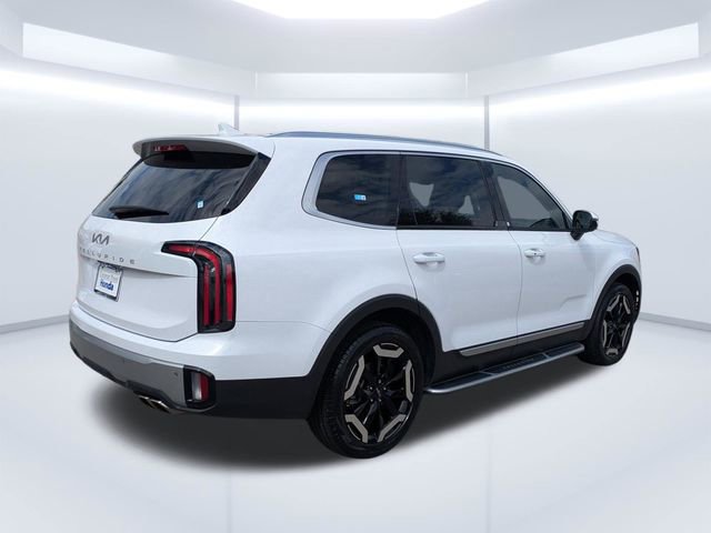 Used 2023 Kia Telluride EX w/ EX Captain's Chair Package FWD image 4