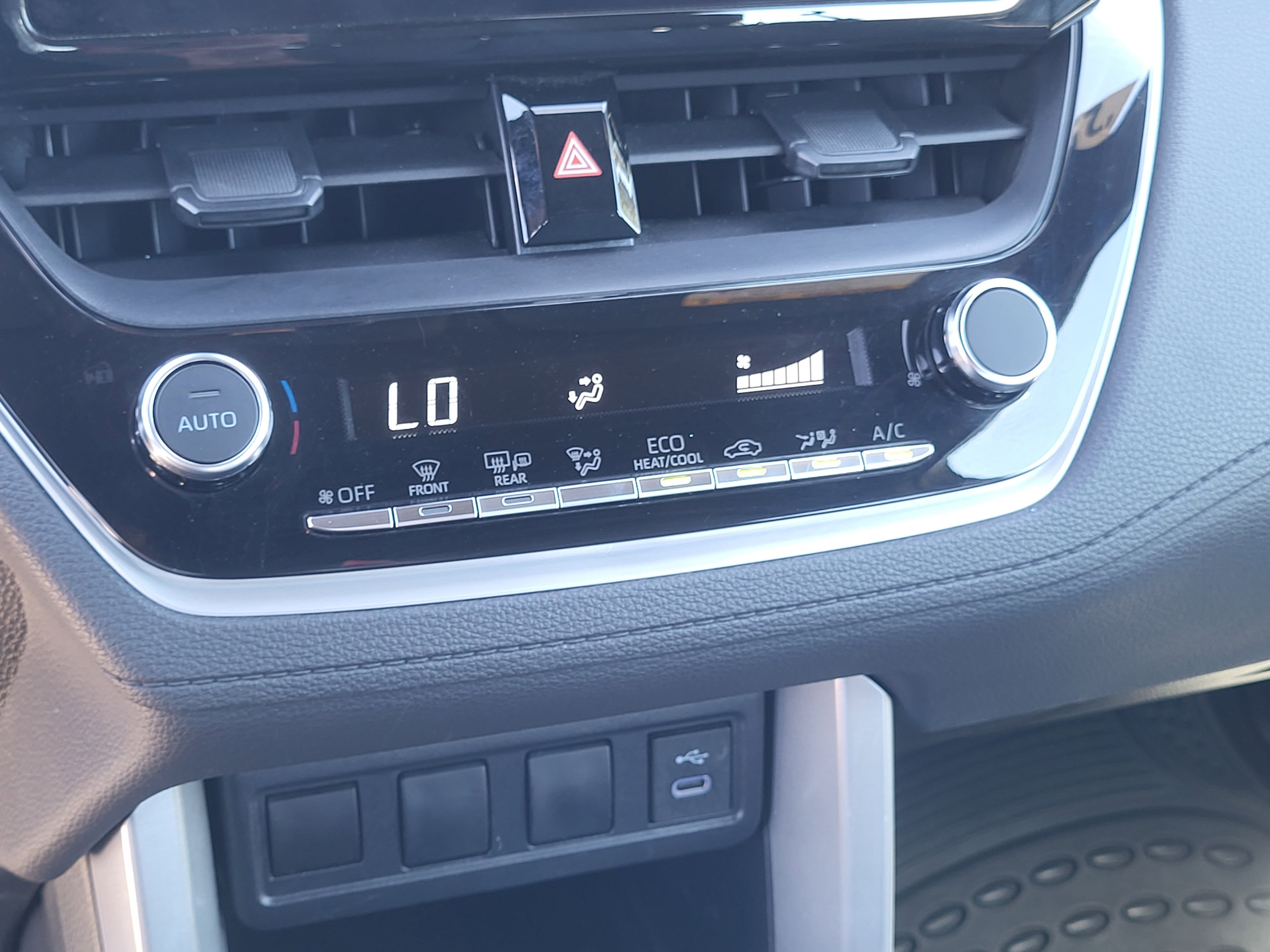 Used 2025 Toyota Corolla Cross AWD Hybrid image 18