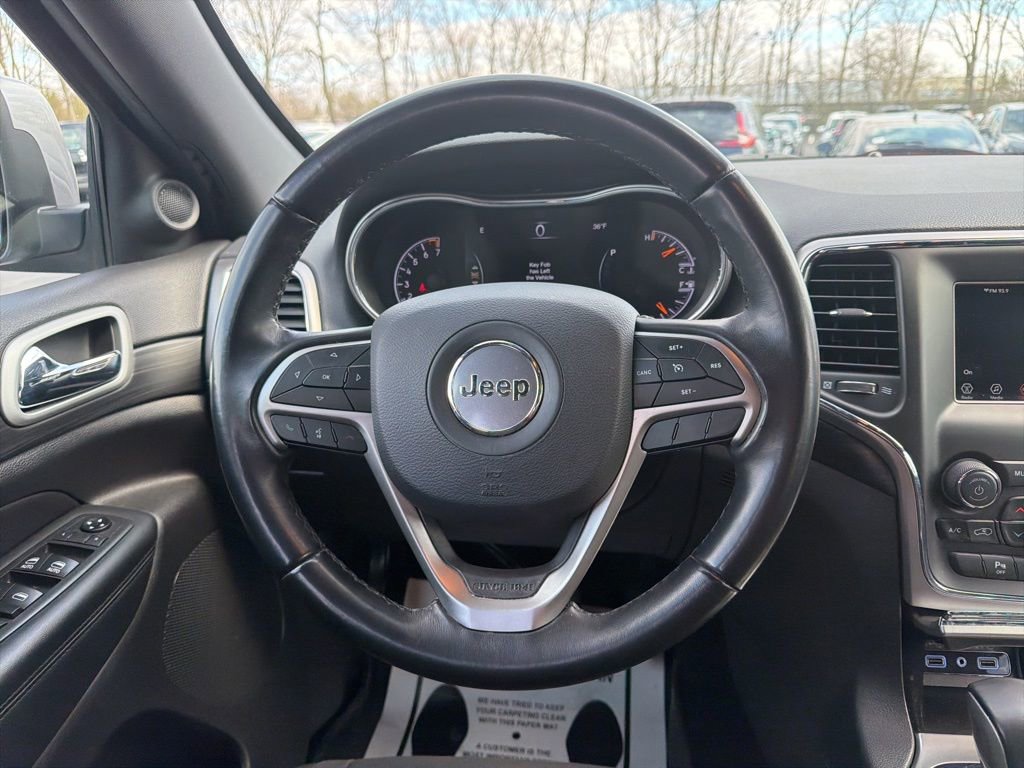 Used 2021 Jeep Grand Cherokee Laredo image 12