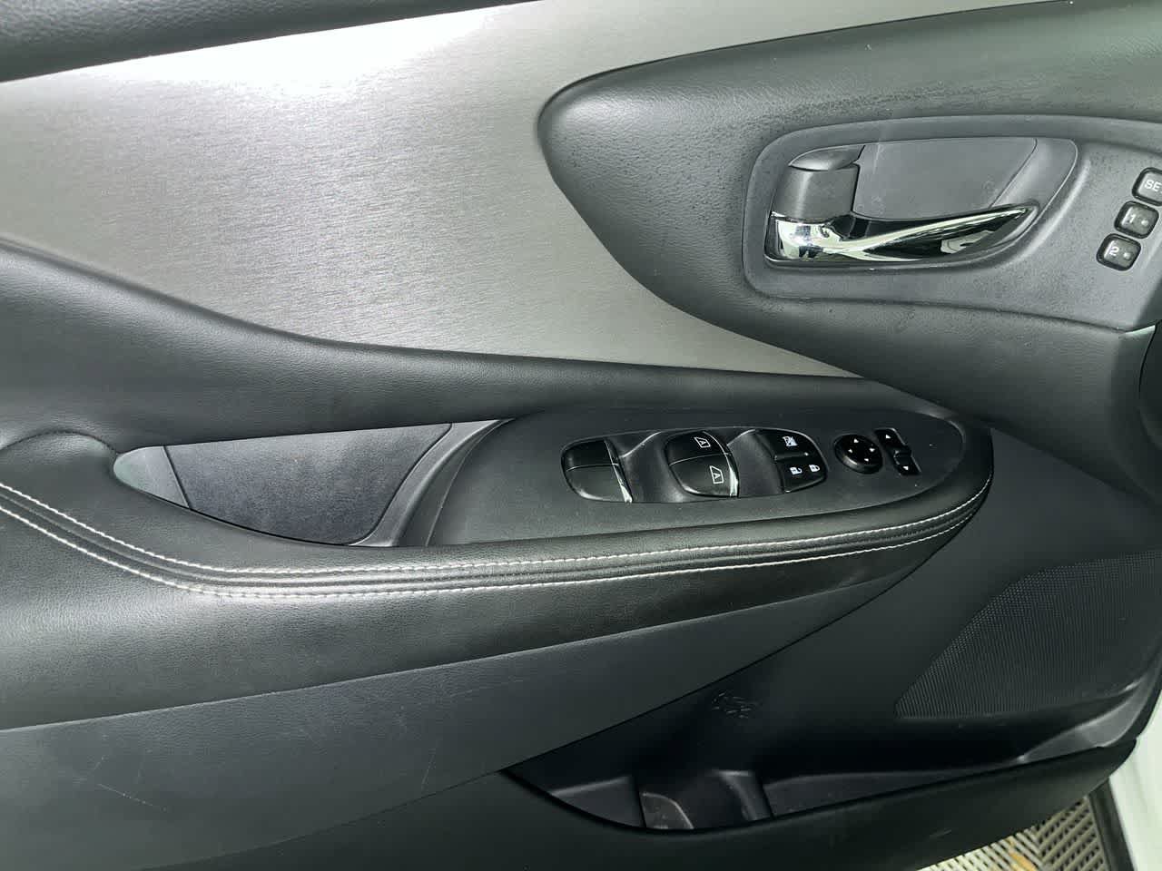 Used 2024 Nissan Murano SL AWD/4WD image 13