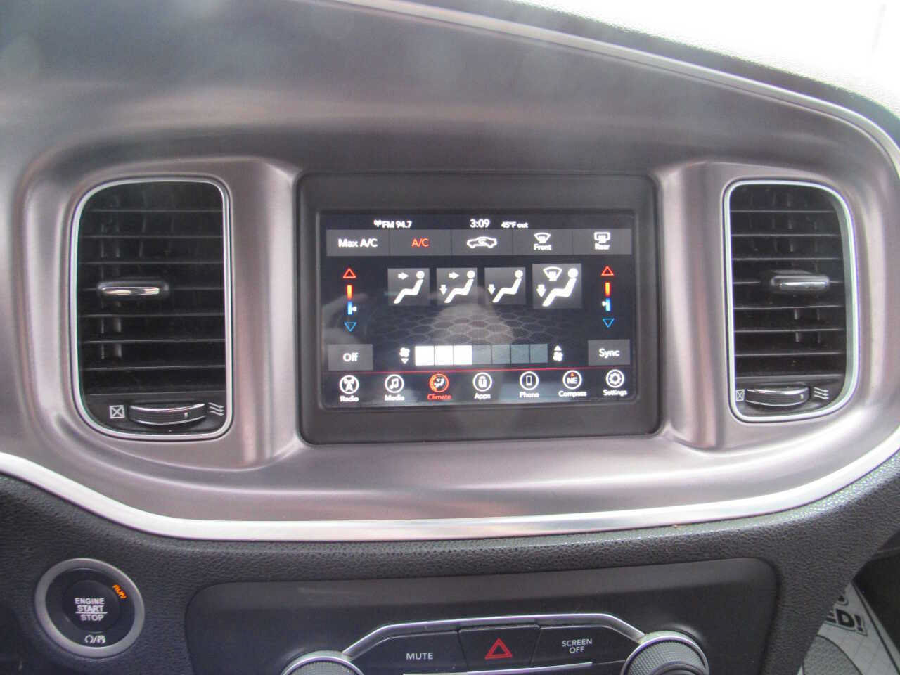 Used 2019 Dodge Charger SXT RWD image 13