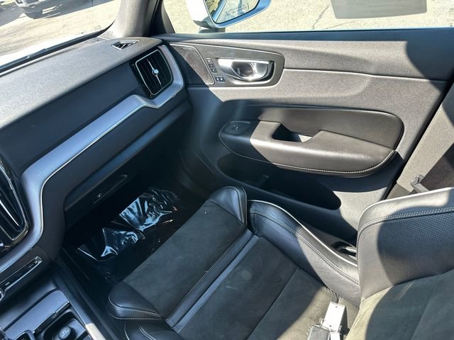 Used 2019 Volvo XC60 T5 R-Design w/ Protection Package image 23