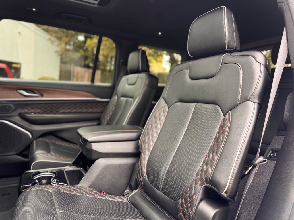 Used 2023 Jeep Grand Cherokee L Summit w/ Rear Seat Video Group I AWD/4WD image 24