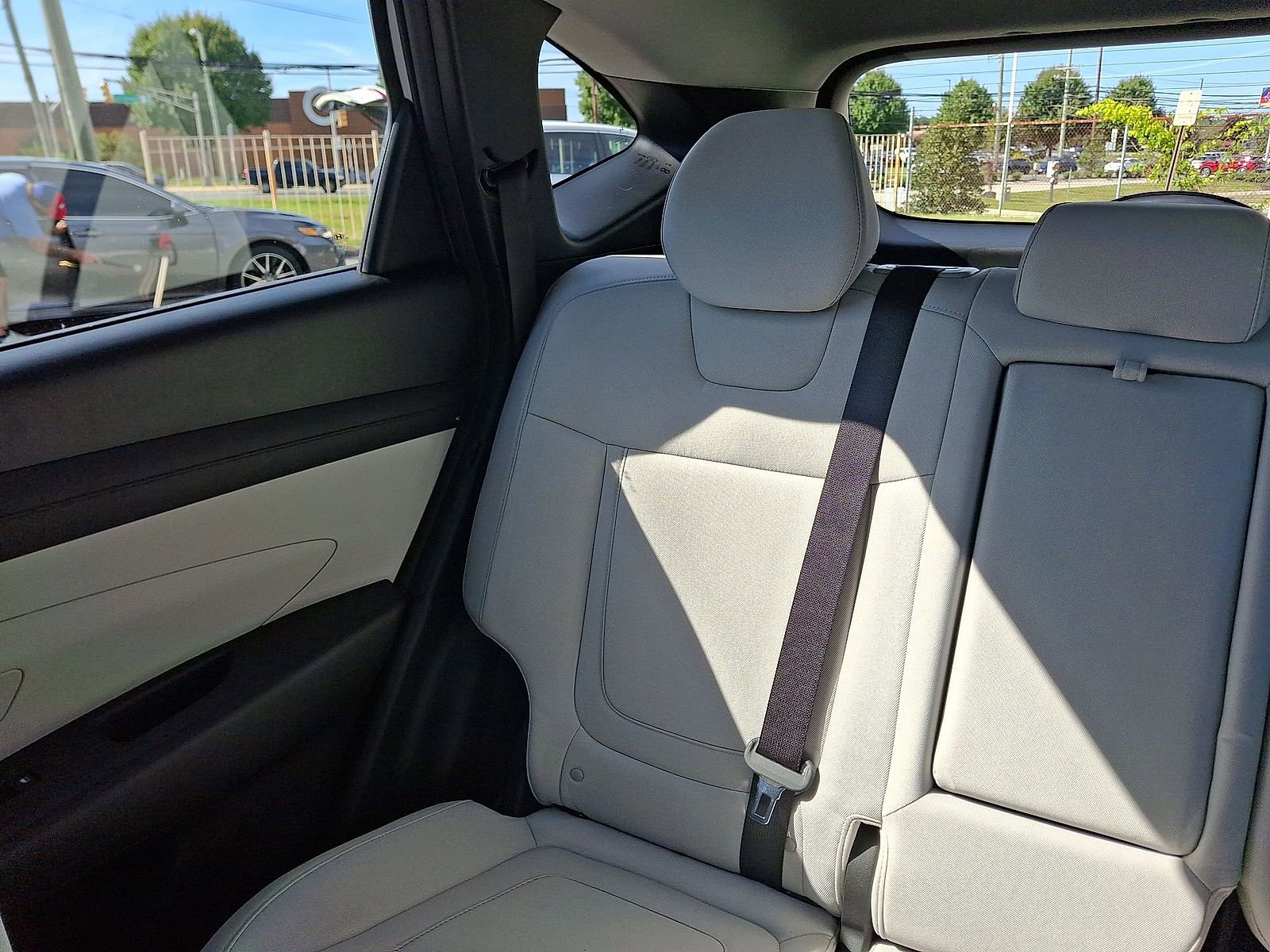 Used 2025 Hyundai Tucson SE image 12