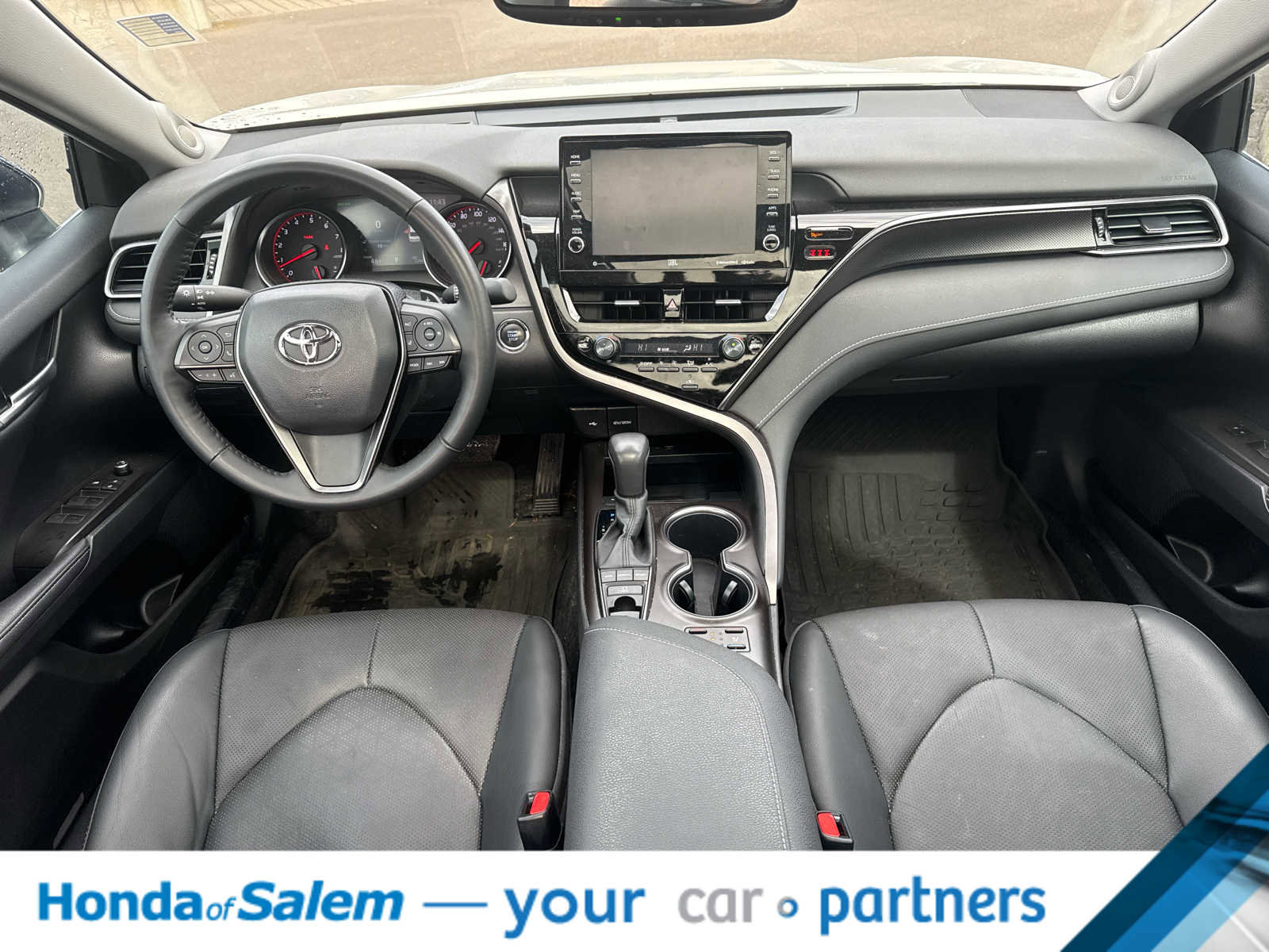 Used 2023 Toyota Camry XSE w/ Navigation Package image 10