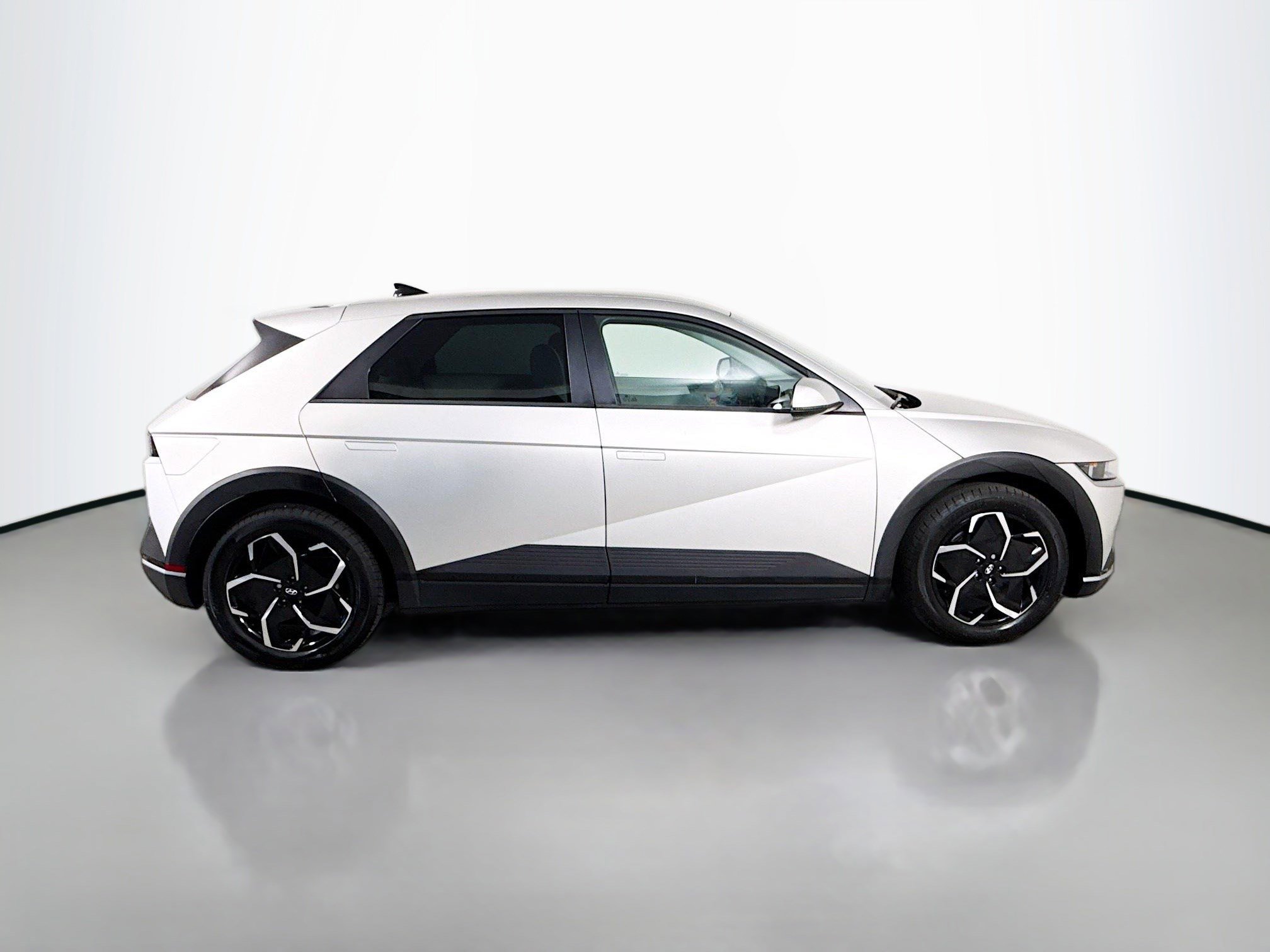 Used 2023 Hyundai Ioniq 5 SEL image 11