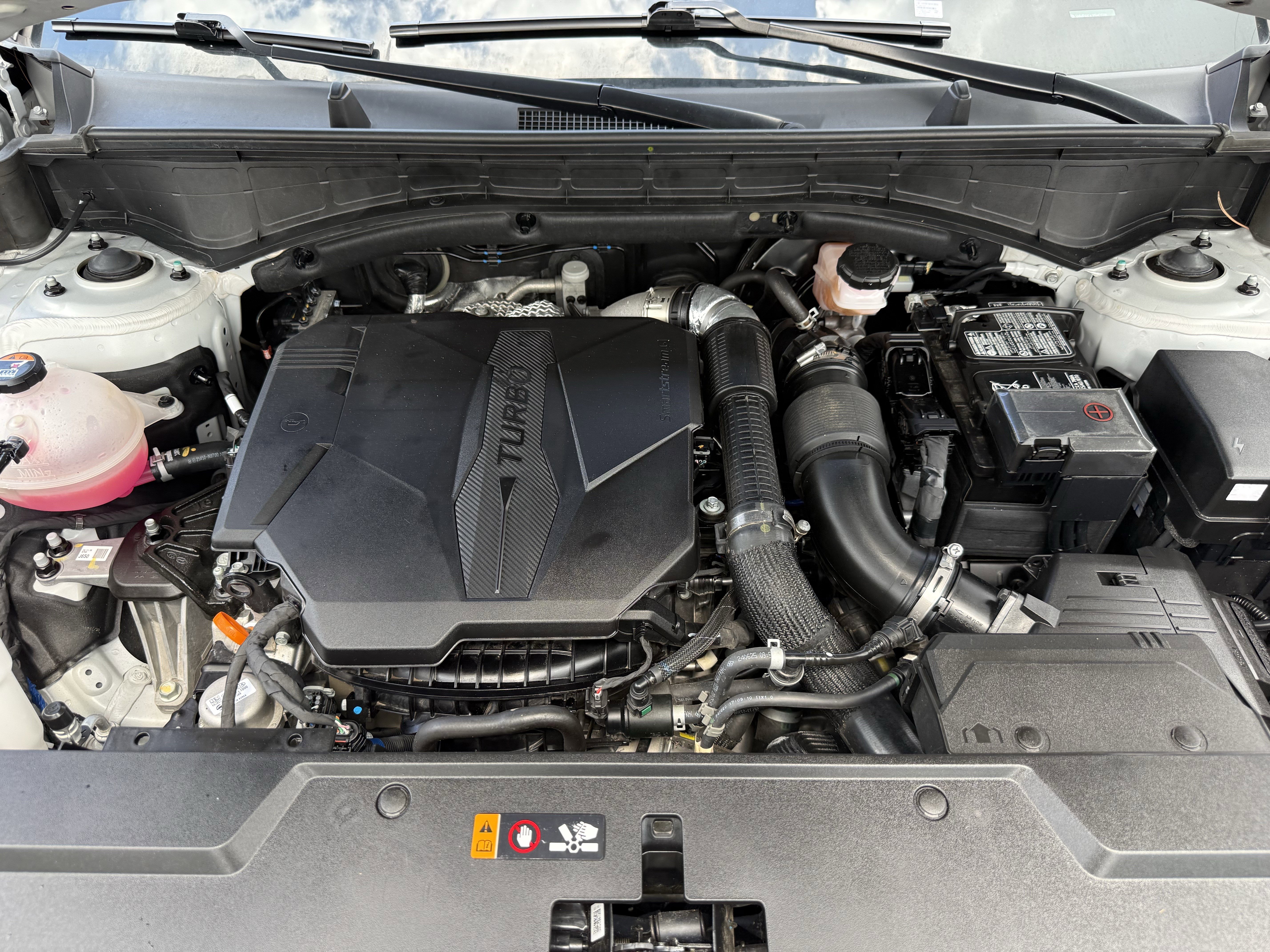 Used 2025 Hyundai Santa Fe Limited FWD image 35