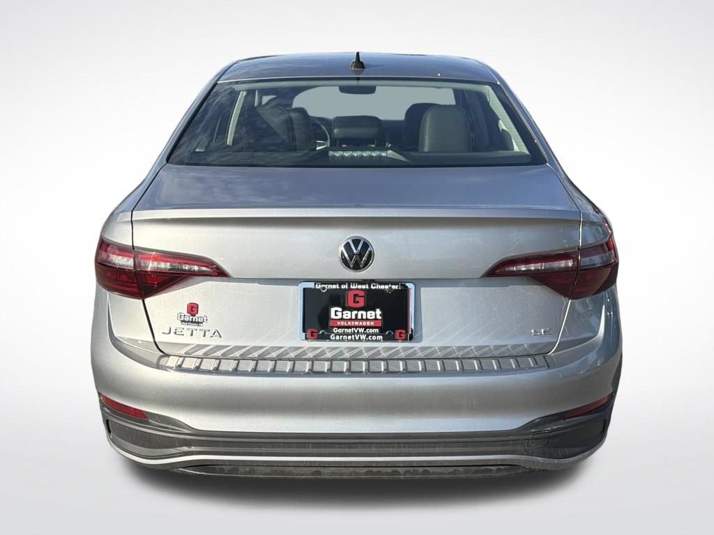 Certified 2023 Volkswagen Jetta SE FWD image 4
