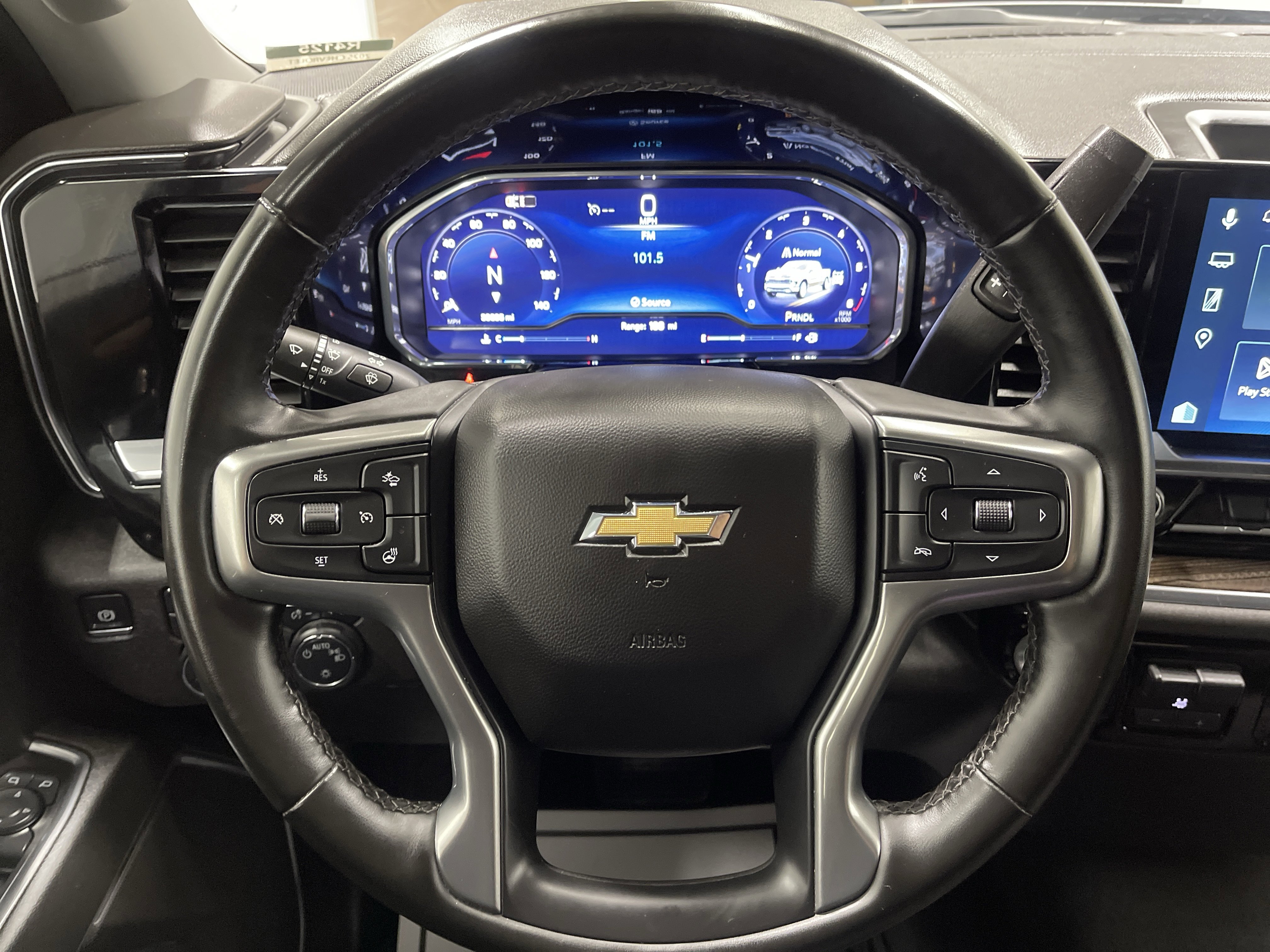 Used 2025 Chevrolet Silverado 1500 LT image 30