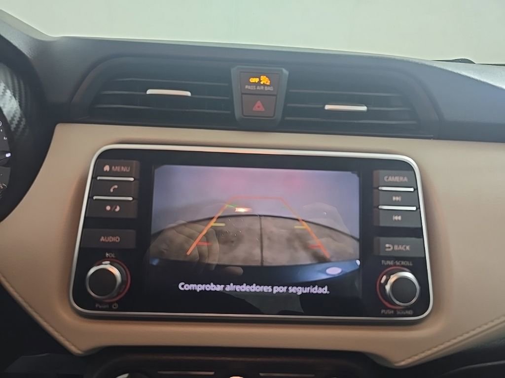 Used 2022 Nissan Versa SV image 10