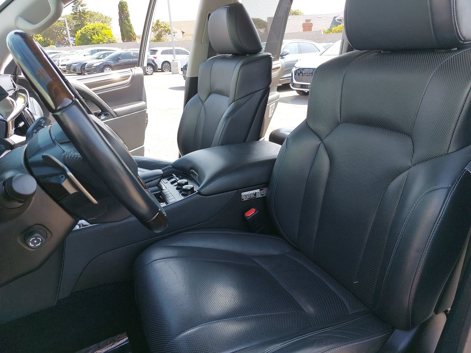 Used 2018 Lexus LX 570 4WD image 16