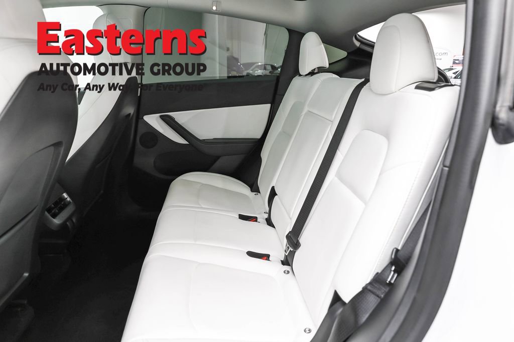 Used 2022 Tesla Model Y Long Range image 19