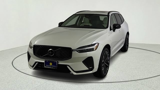 New 2026 Volvo XC60 T8 Ultra w/ Climate Package PRO AWD/4WD image 2