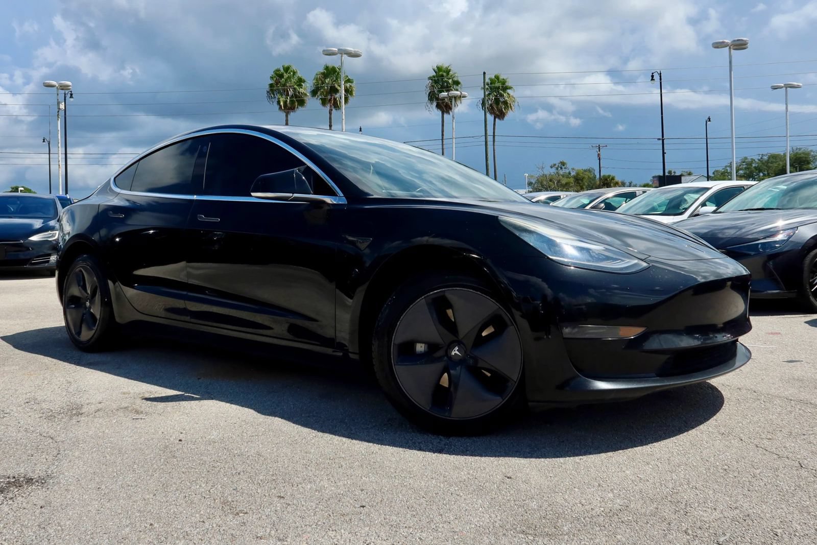 Used 2019 Tesla Model 3 Mid Range RWD image 1