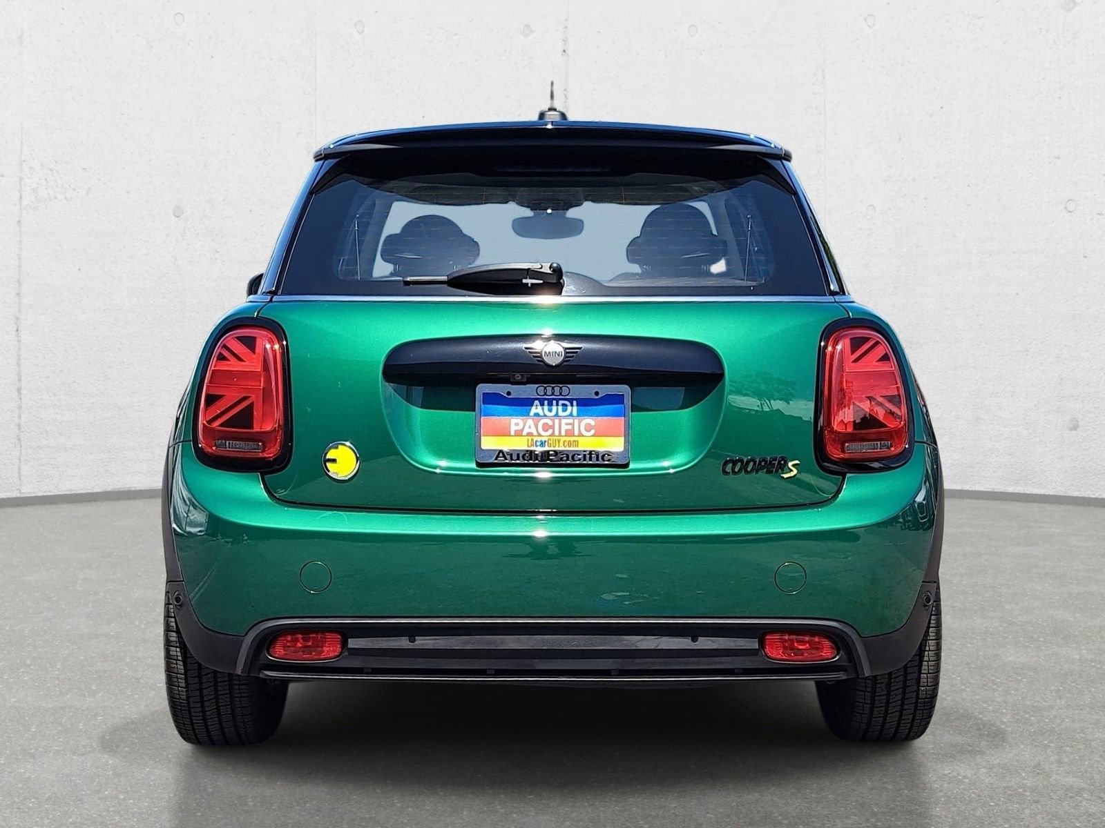 Used 2024 MINI Cooper SE FWD image 6