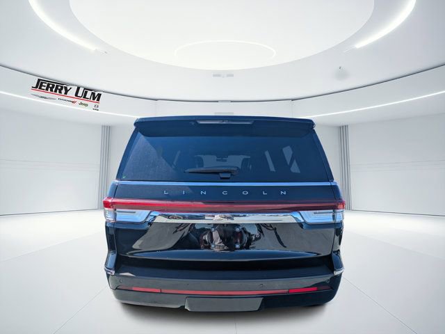Used 2023 Lincoln Navigator L Reserve image 4