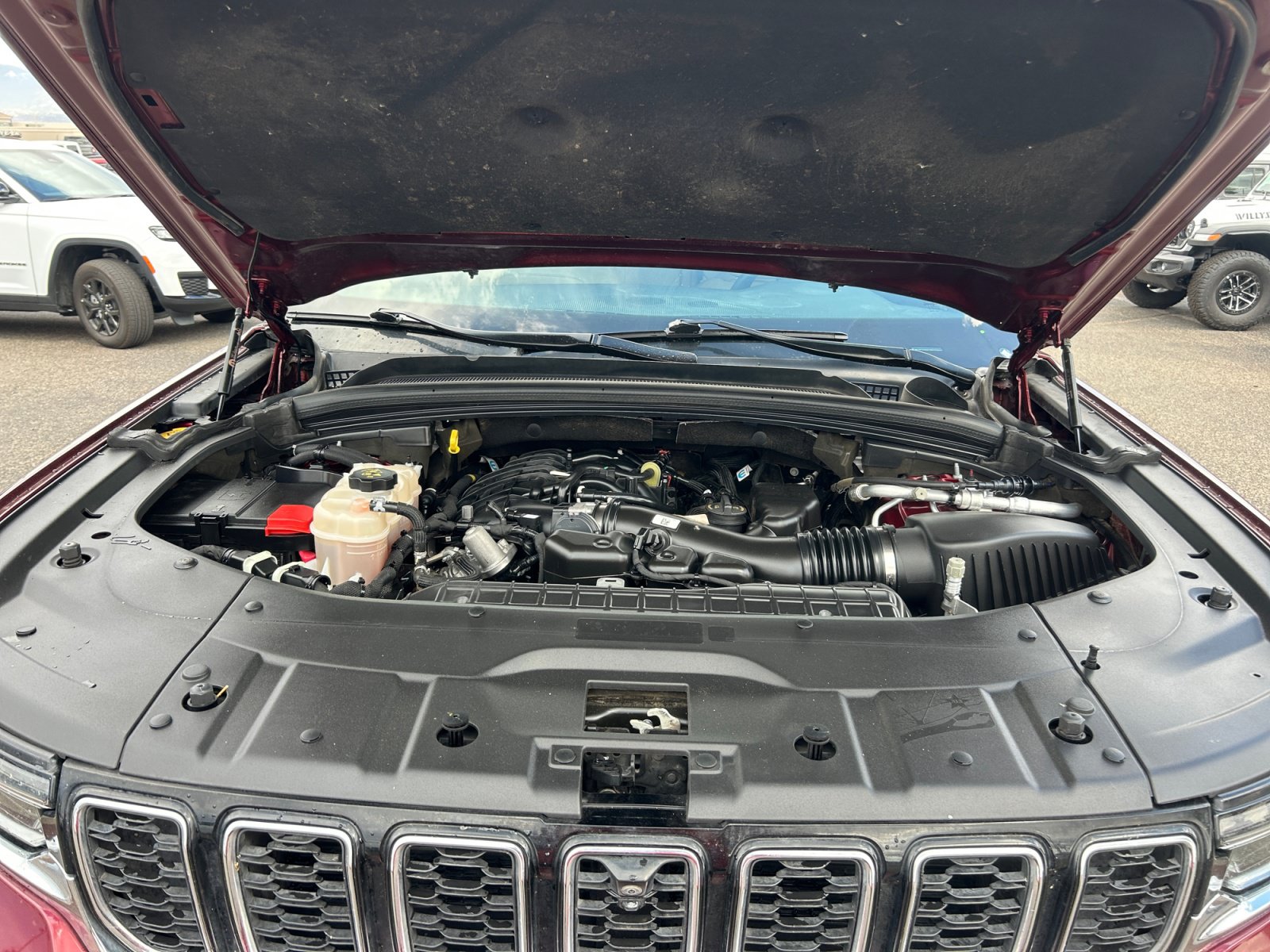 Used 2023 Jeep Grand Cherokee Limited w/ Luxury Tech Group II AWD/4WD image 21