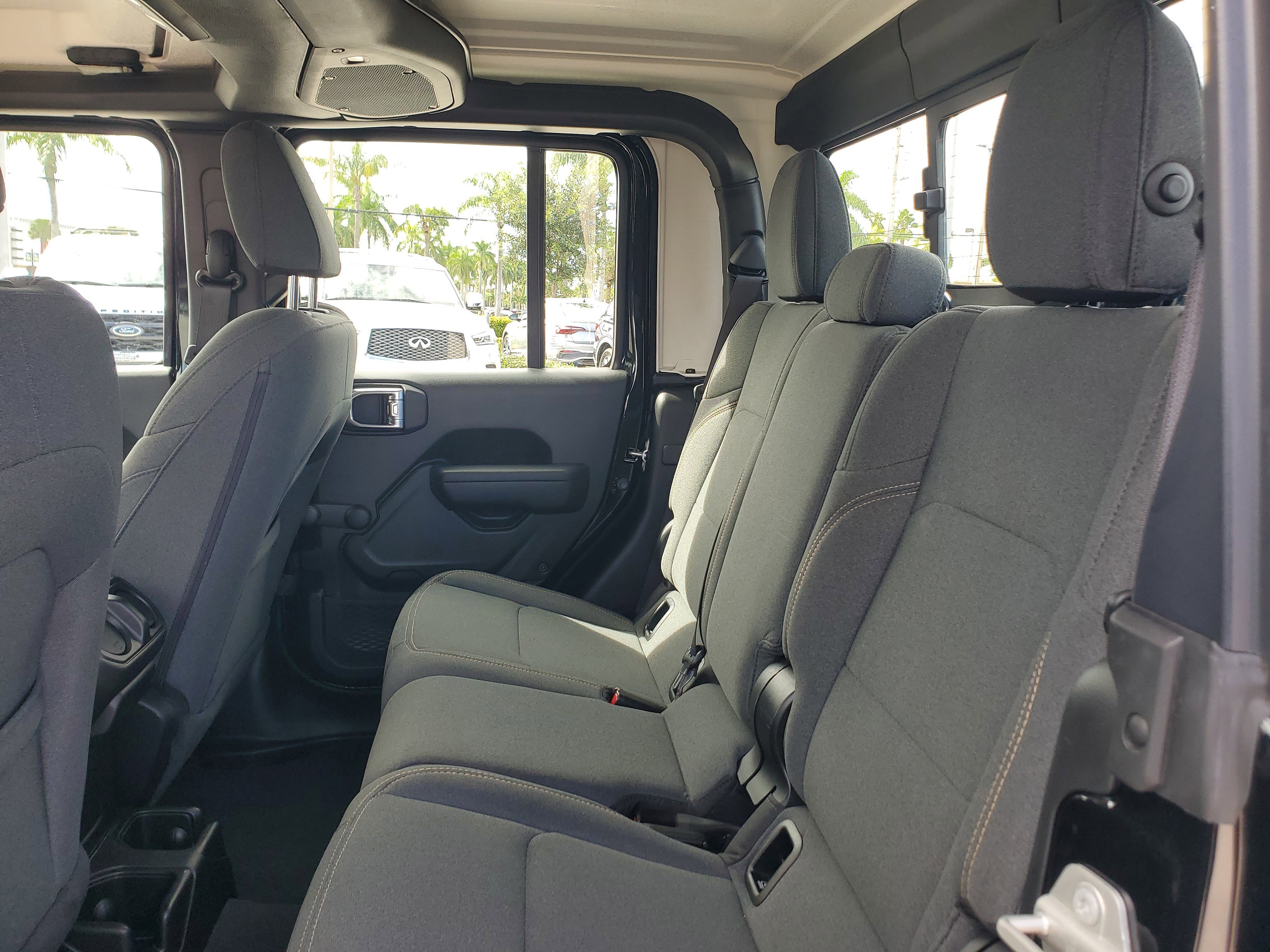 Used 2024 Jeep Gladiator Sport image 12