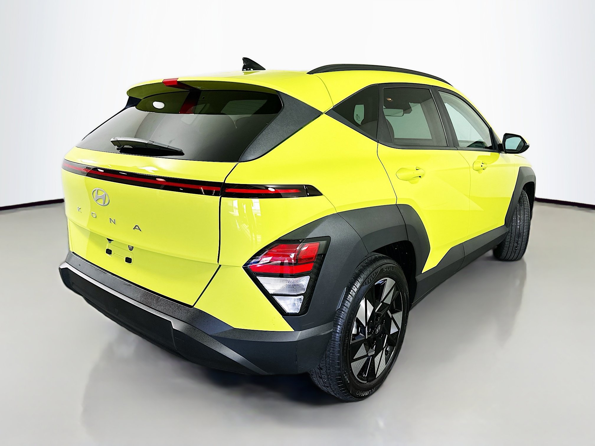 Used 2024 Hyundai Kona SEL FWD image 7