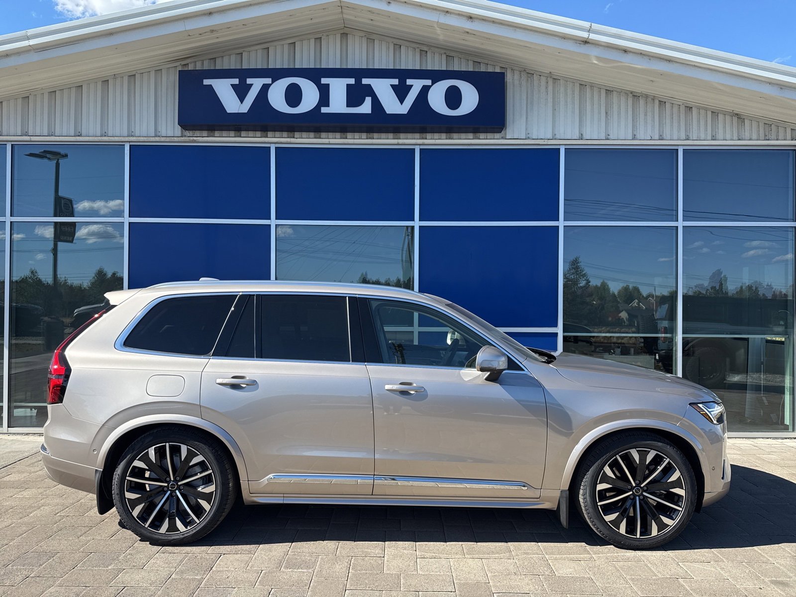 New 2026 Volvo XC90 T8 Ultra image 7