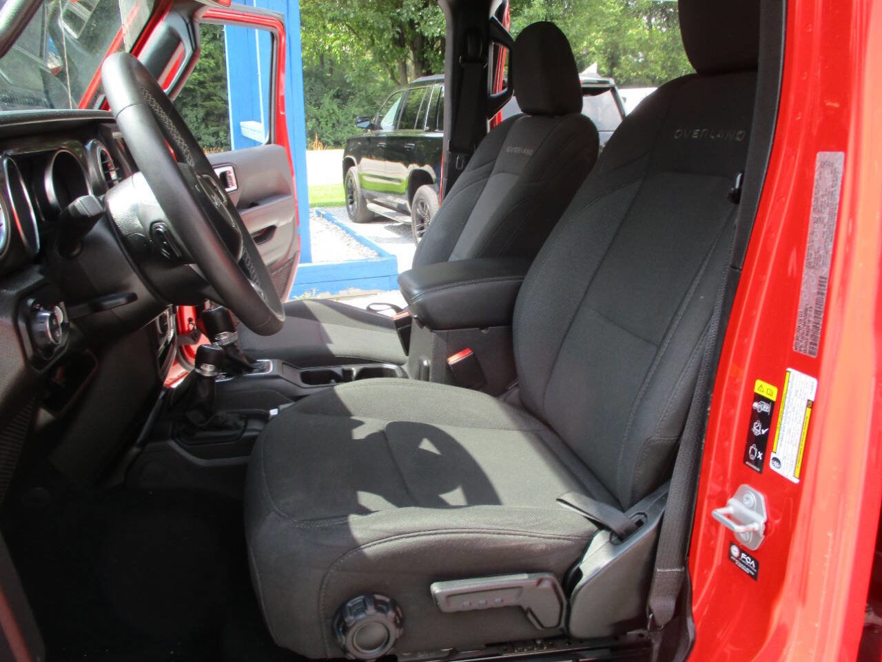 Used 2023 Jeep Gladiator Overland AWD/4WD image 23