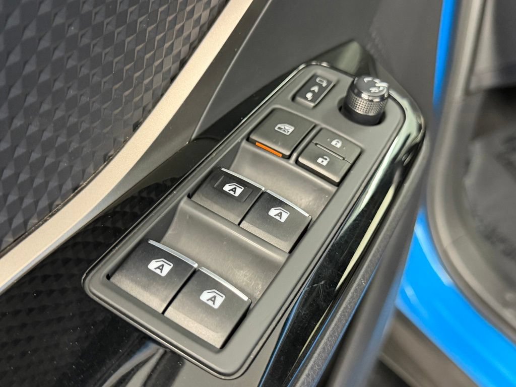 Used 2019 Toyota C-HR XLE FWD image 20