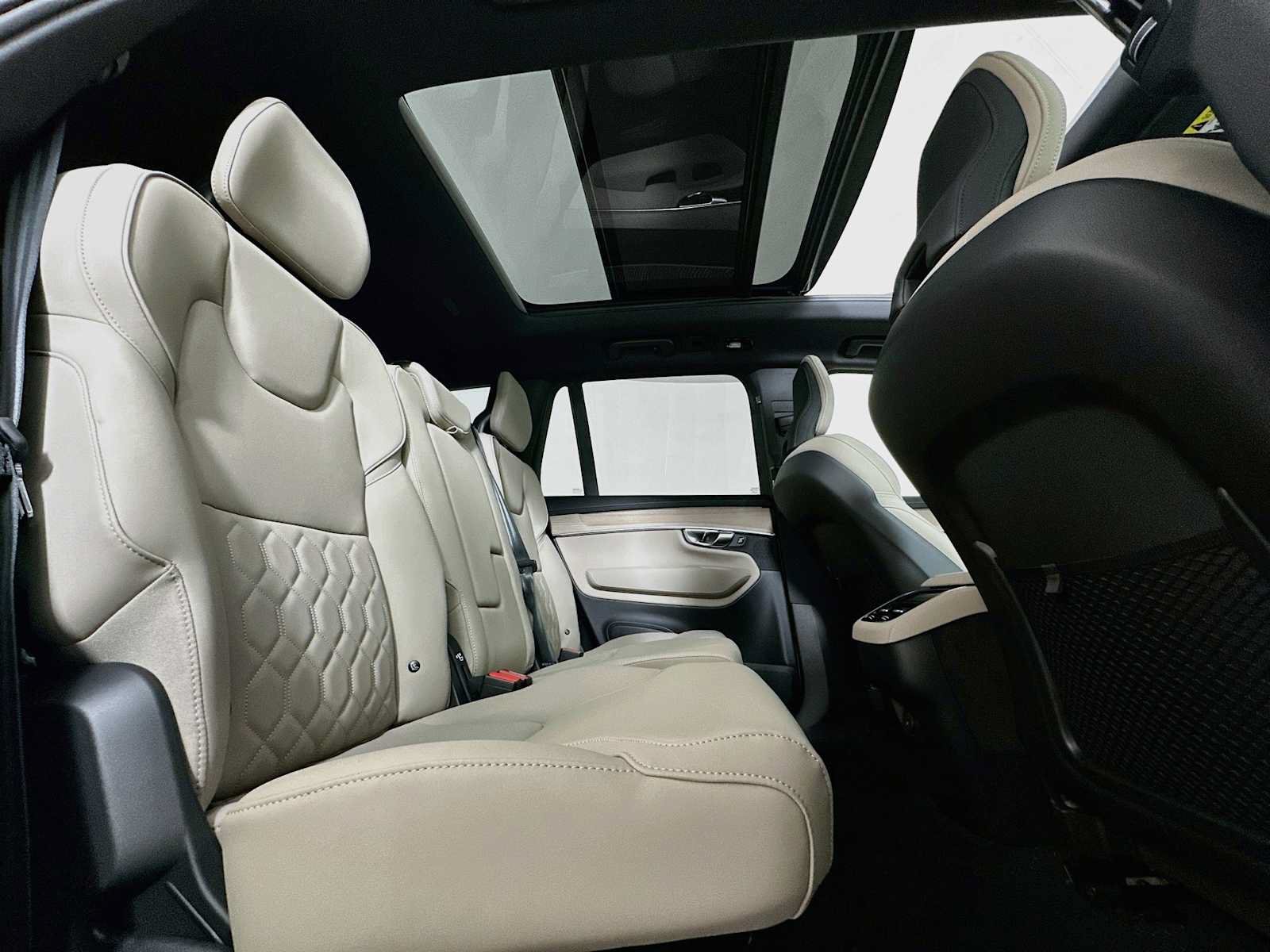 New 2026 Volvo XC90 B6 Plus w/ Protection Package AWD/4WD image 26