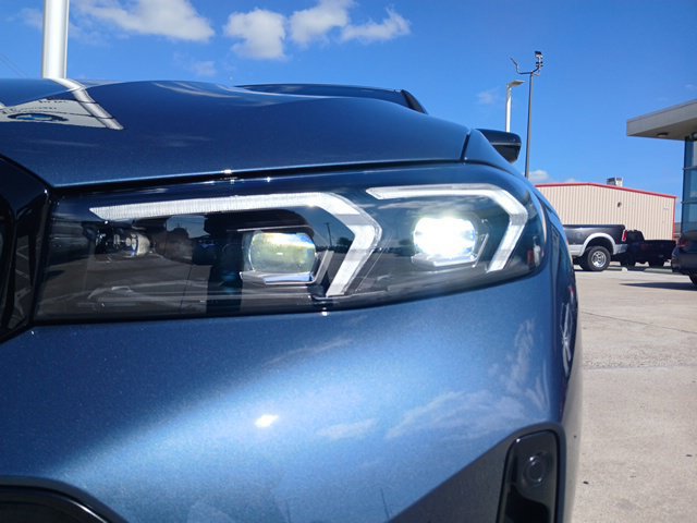 New 2026 BMW 330i Sedan w/ M Sport Package RWD image 4