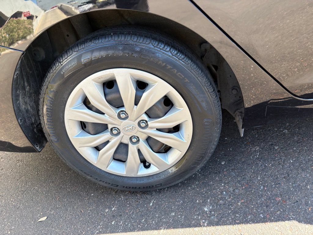 Used 2018 Hyundai Accent SE FWD image 6