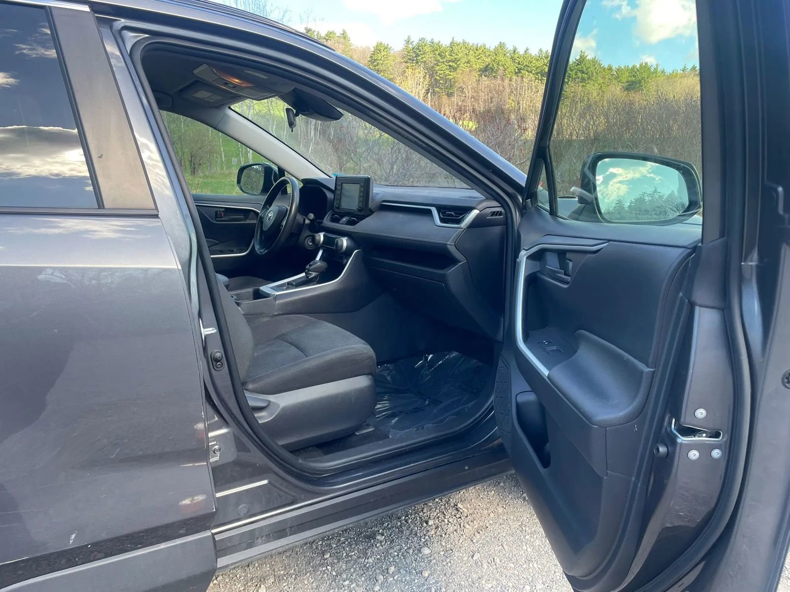 Used 2019 Toyota RAV4 LE AWD/4WD image 28