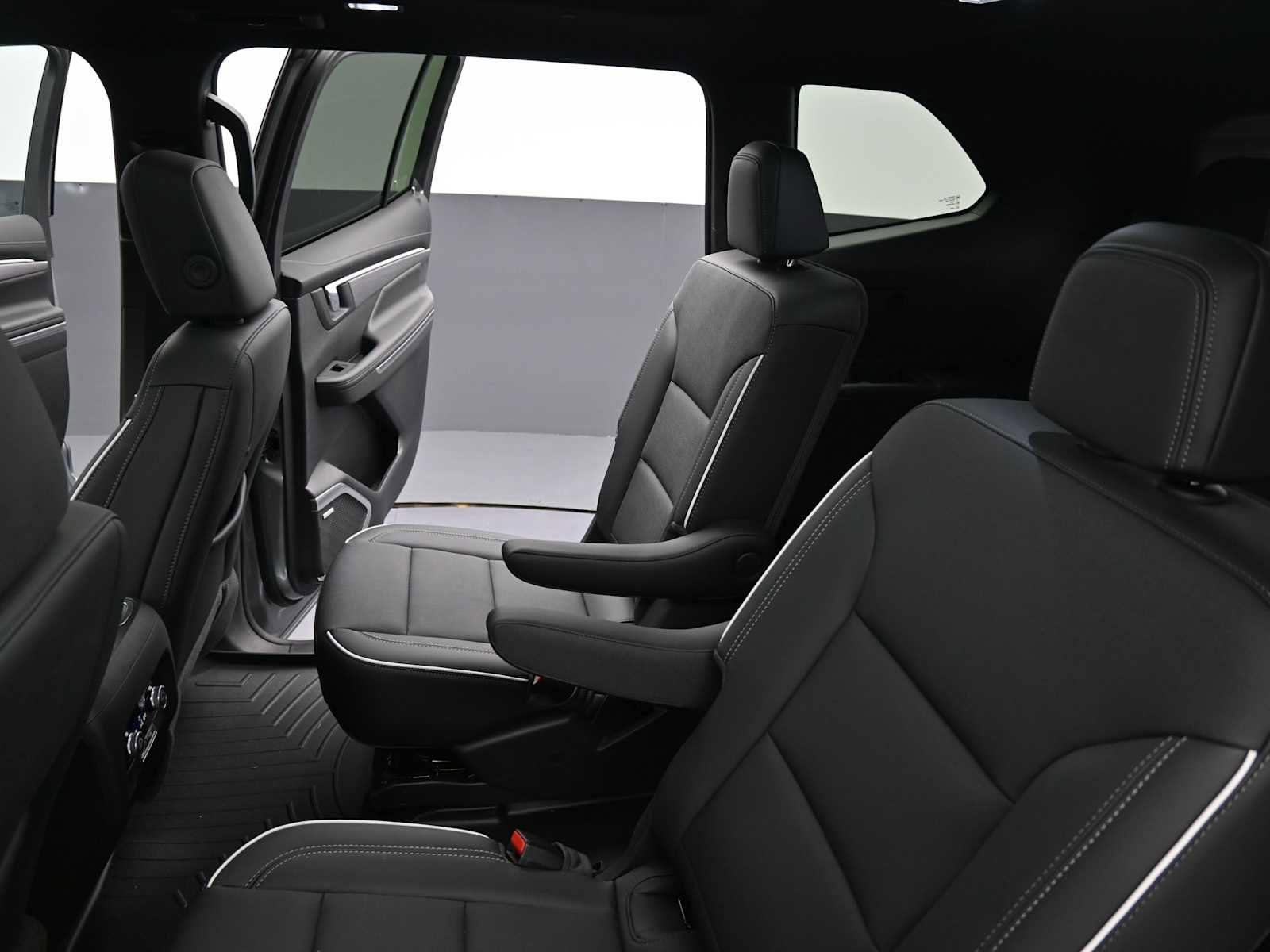 Used 2025 Buick Enclave Preferred w/ Power Package image 23