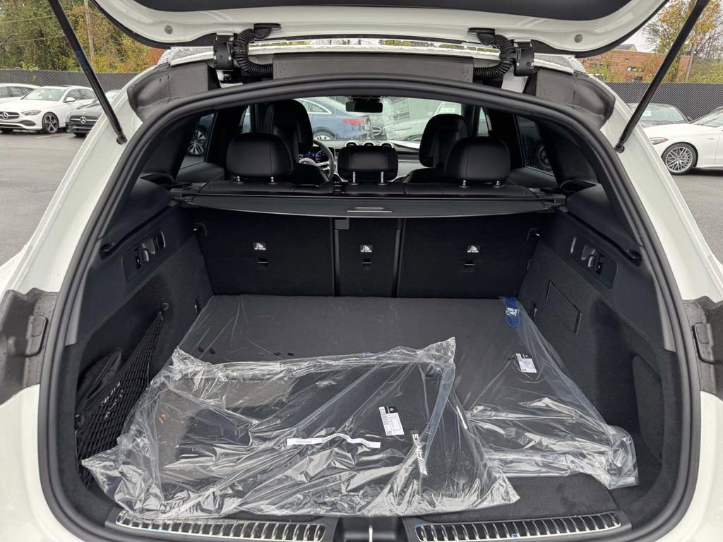 Certified 2025 Mercedes-Benz GLC 300 4MATIC image 7