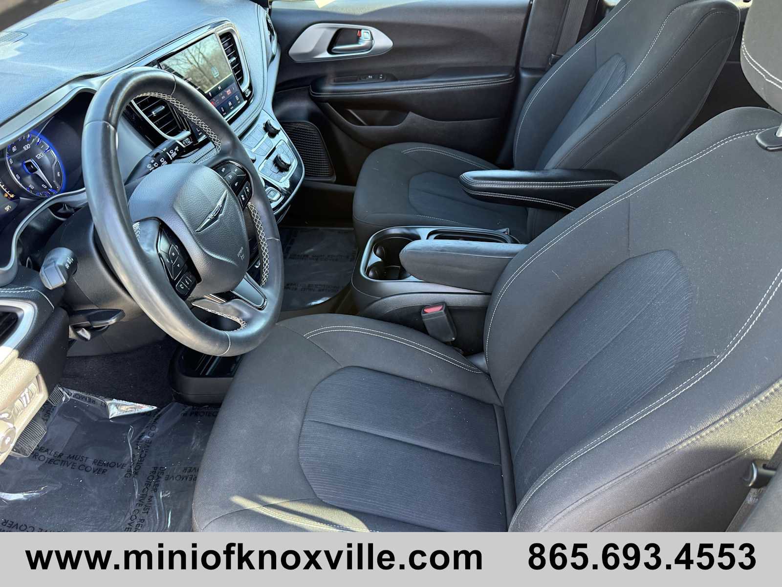 Used 2022 Chrysler Pacifica Touring image 10