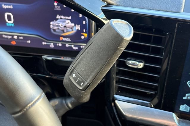 Used 2025 Chevrolet Silverado 2500 LT w/ Convenience Package image 32
