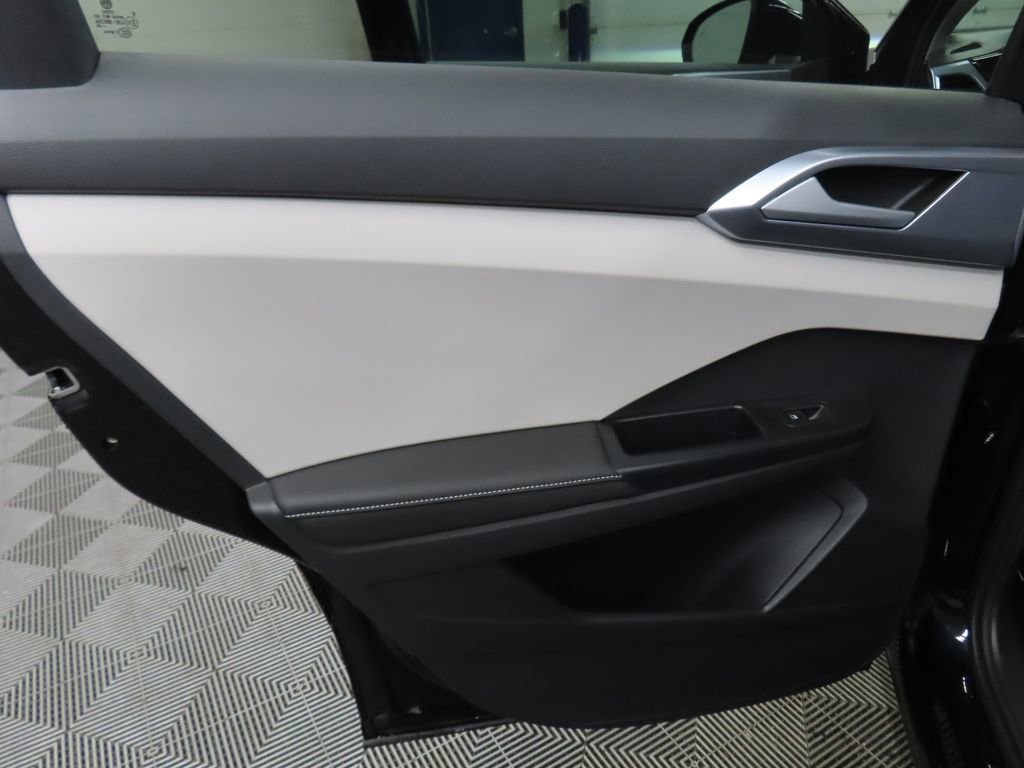 Used 2025 Volkswagen Taos SE AWD/4WD image 54