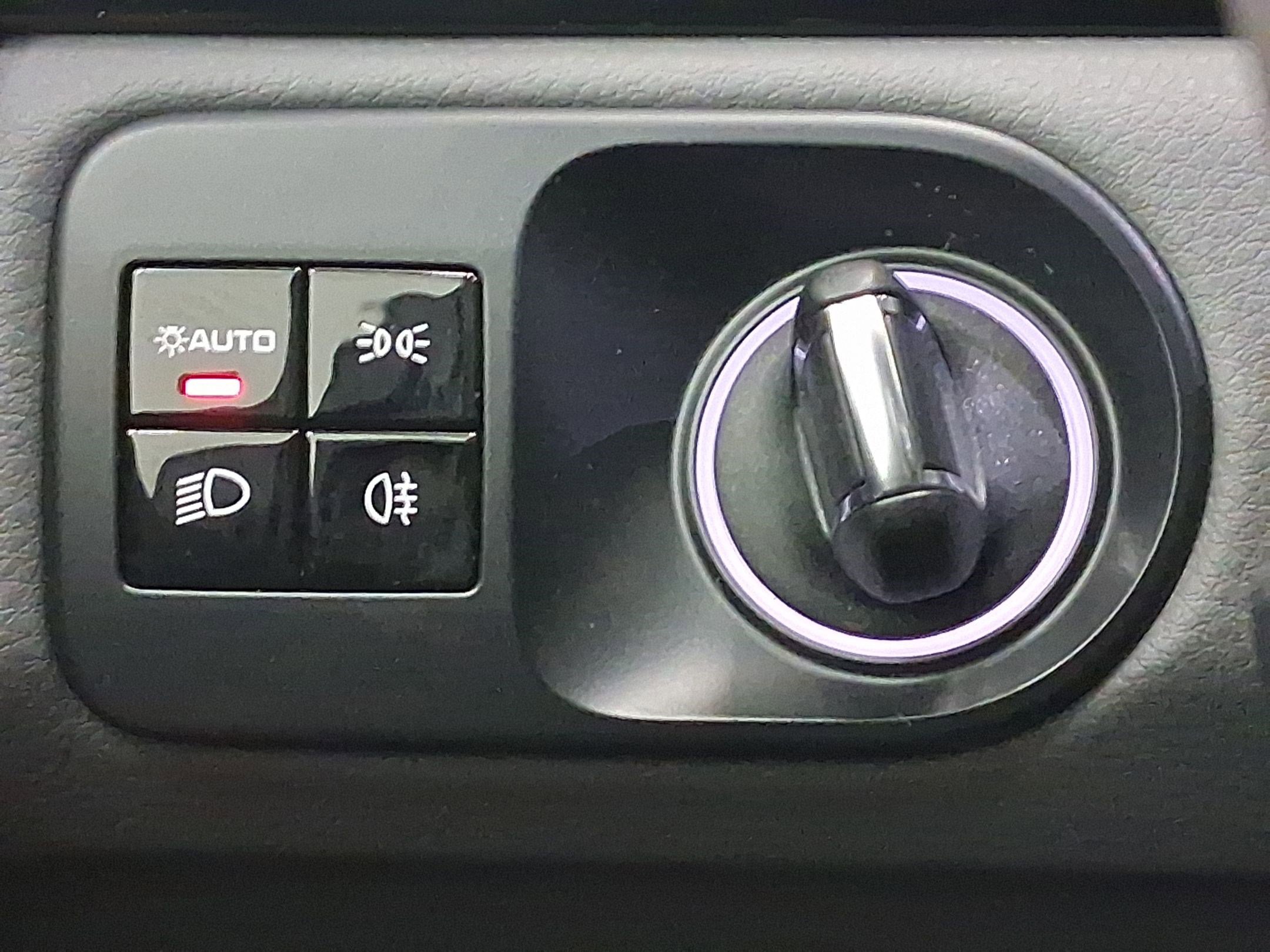 Used 2021 Porsche Cayenne image 16