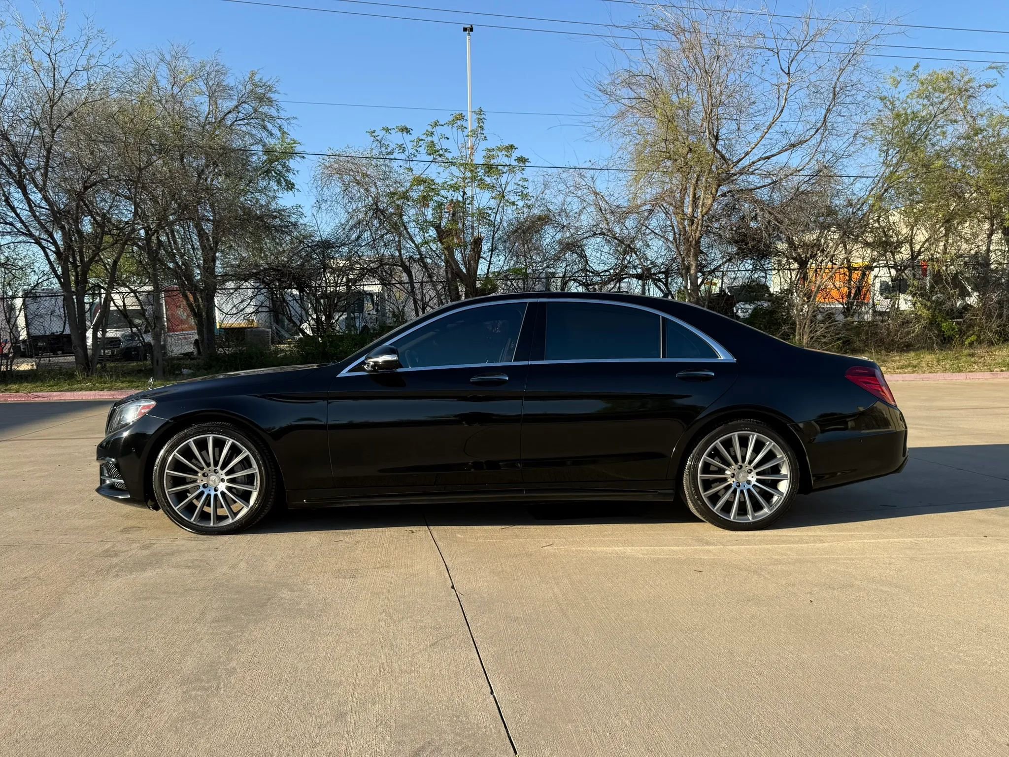 Used 2015 Mercedes-Benz S 550 Sedan image 3