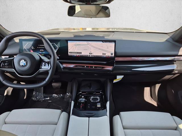 Certified 2026 BMW 540i xDrive AWD/4WD image 18