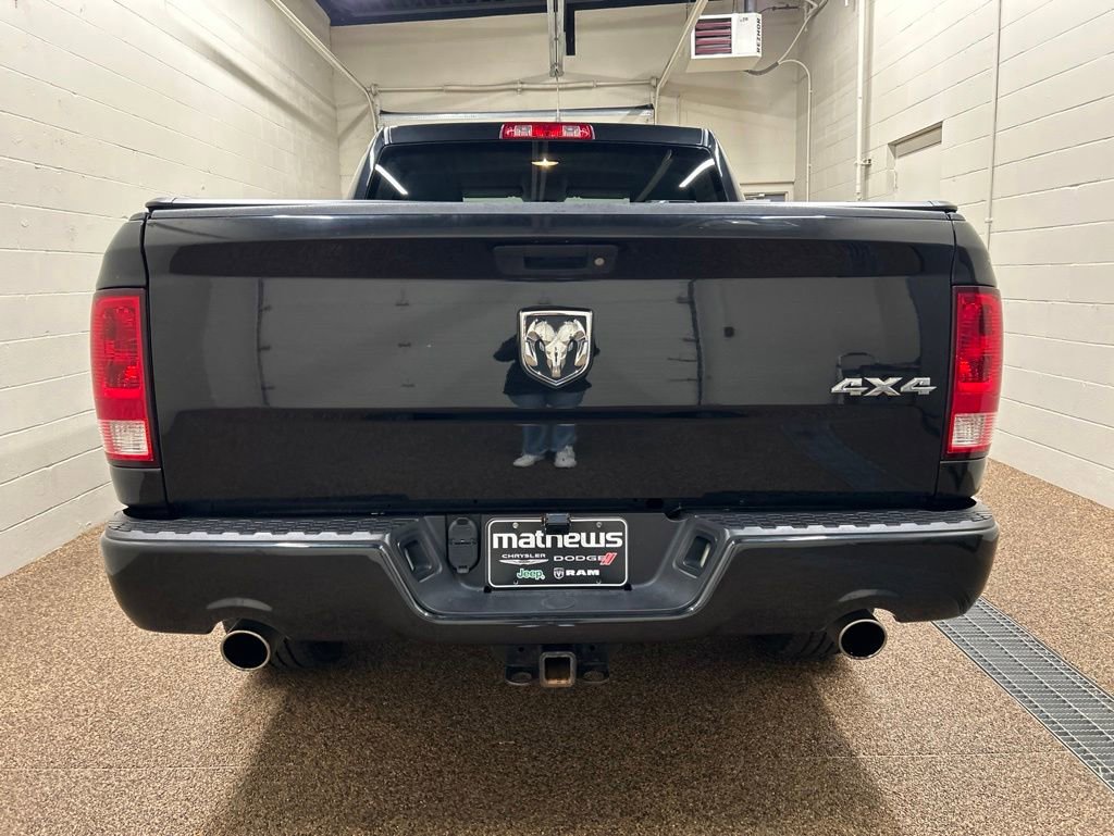 Used 2017 RAM 1500 Express AWD/4WD image 3