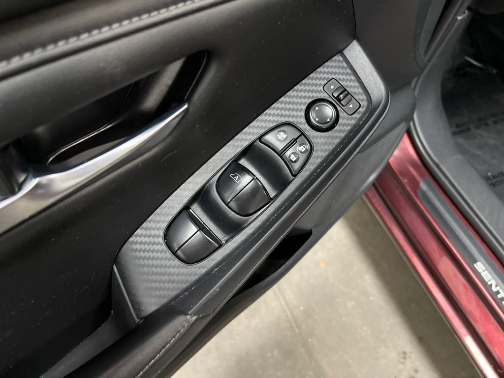 Used 2024 Nissan Sentra SV FWD image 14